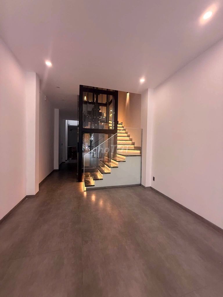 Rent 1 Đinh Tiên Hoàng District 1 .4 X17.5 MM 3 st floor elevator for 70 million