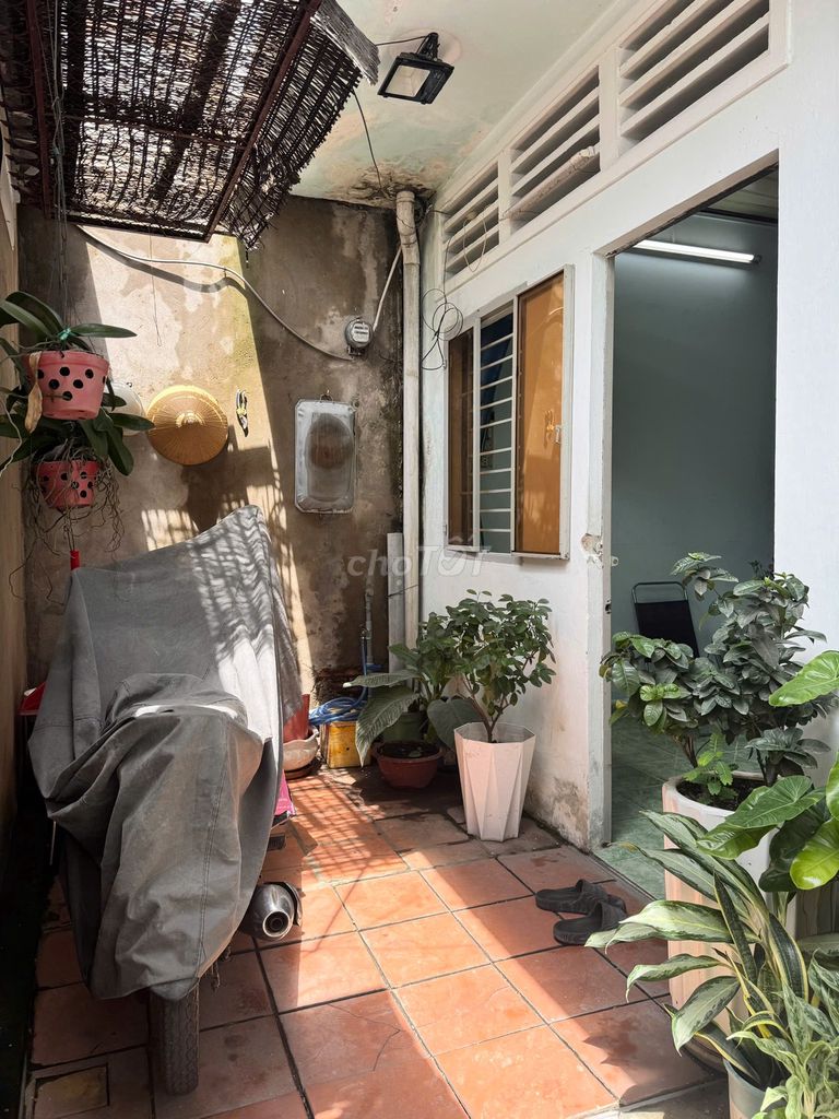 The Master himself. Two bedroom 30 Trường Sa.