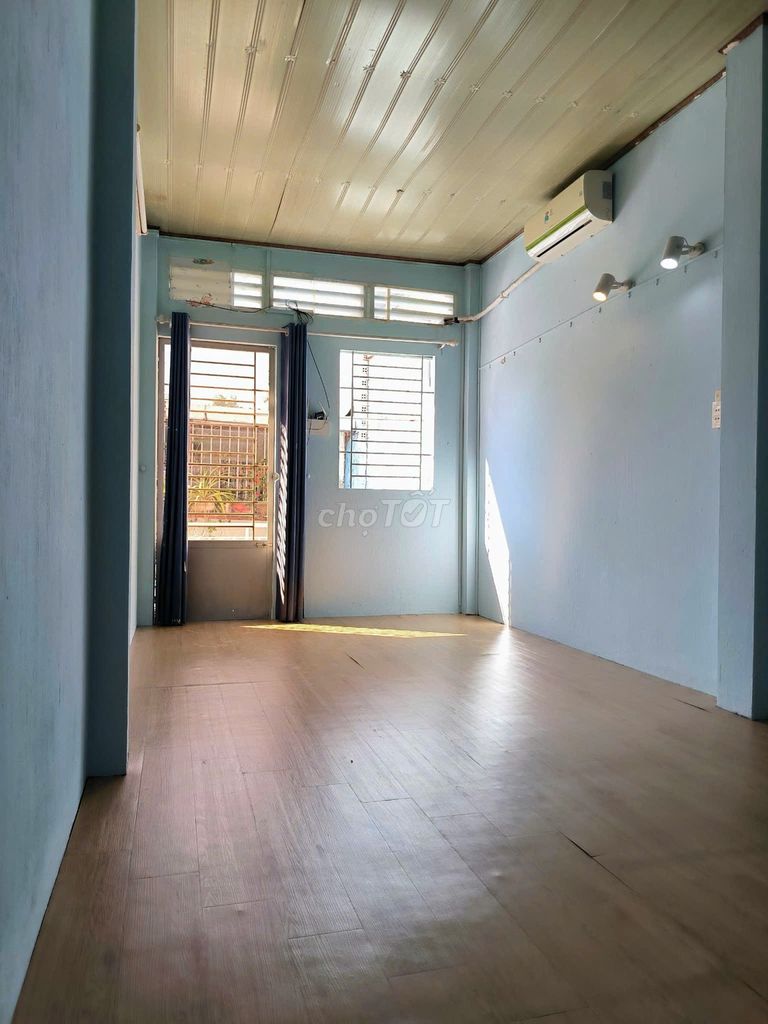 The Master himself. Two bedroom 30 Trường Sa.