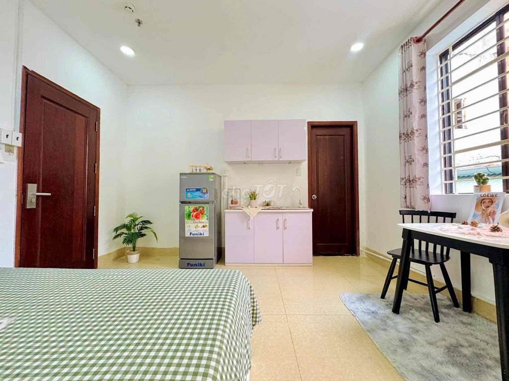 Studio at Go Tô Hiến Thành.