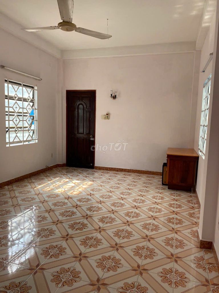 Nai-Na-Tacque Road 10 rooms 28 meters 2 separate toilets with a balcony at 4 million