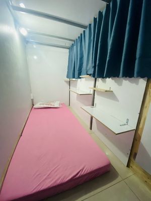 Mini room 1, sleepbox private door 458. Tonfare. Seven.