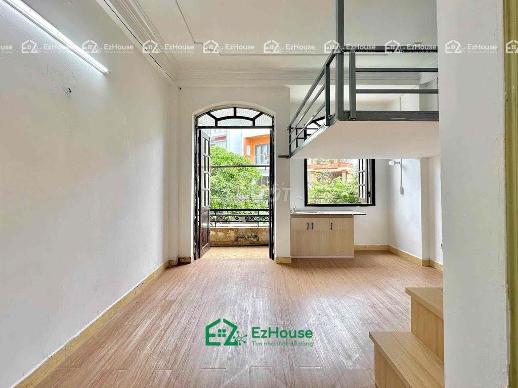Right around the Round of Funlin - 3x - new room