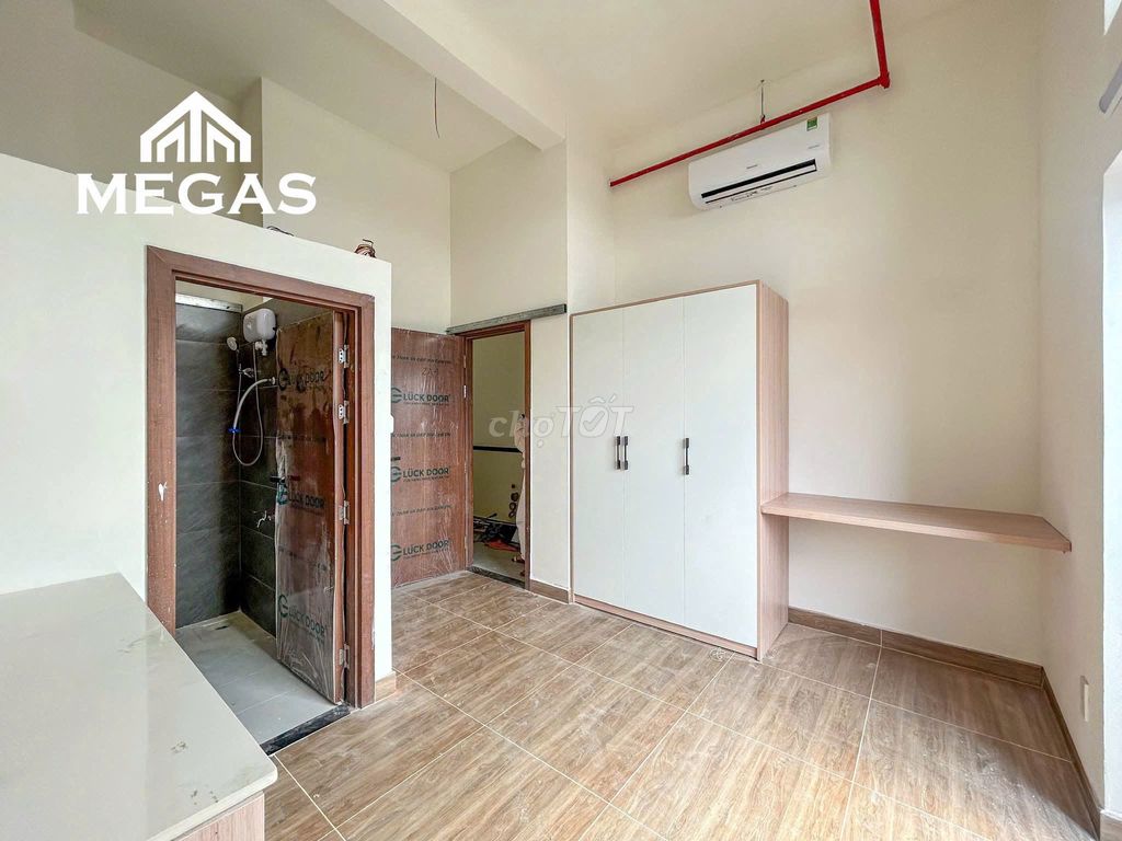 Super clear guard room, Lê Văn Việt.