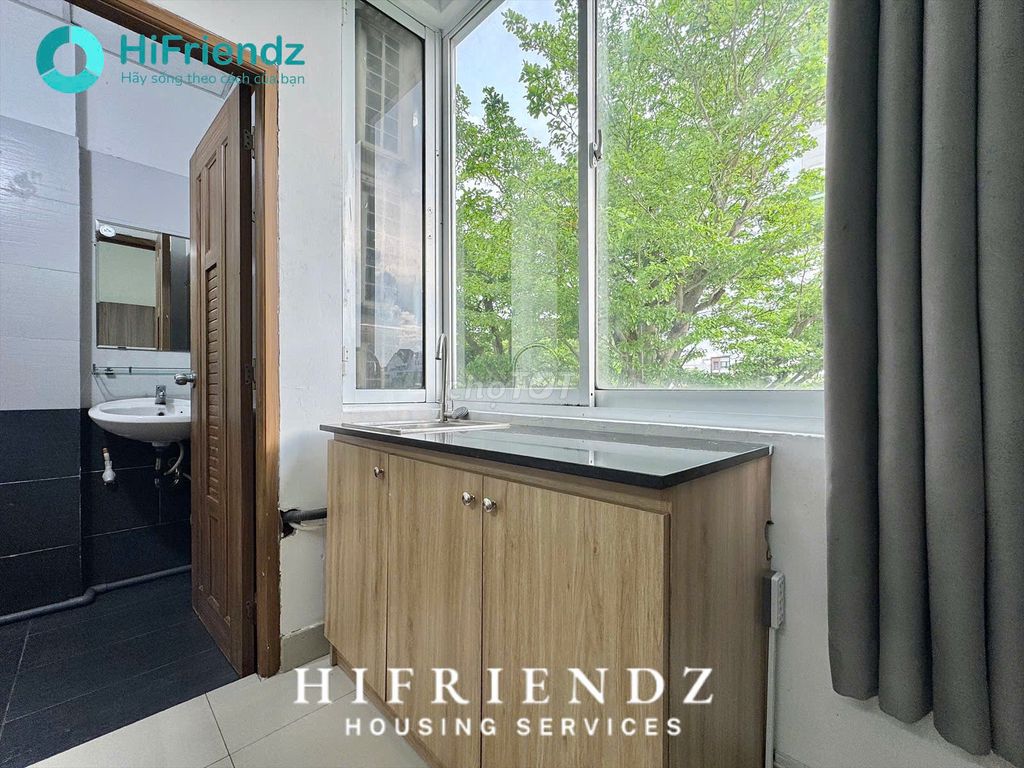 A blue - cold green-view window studio