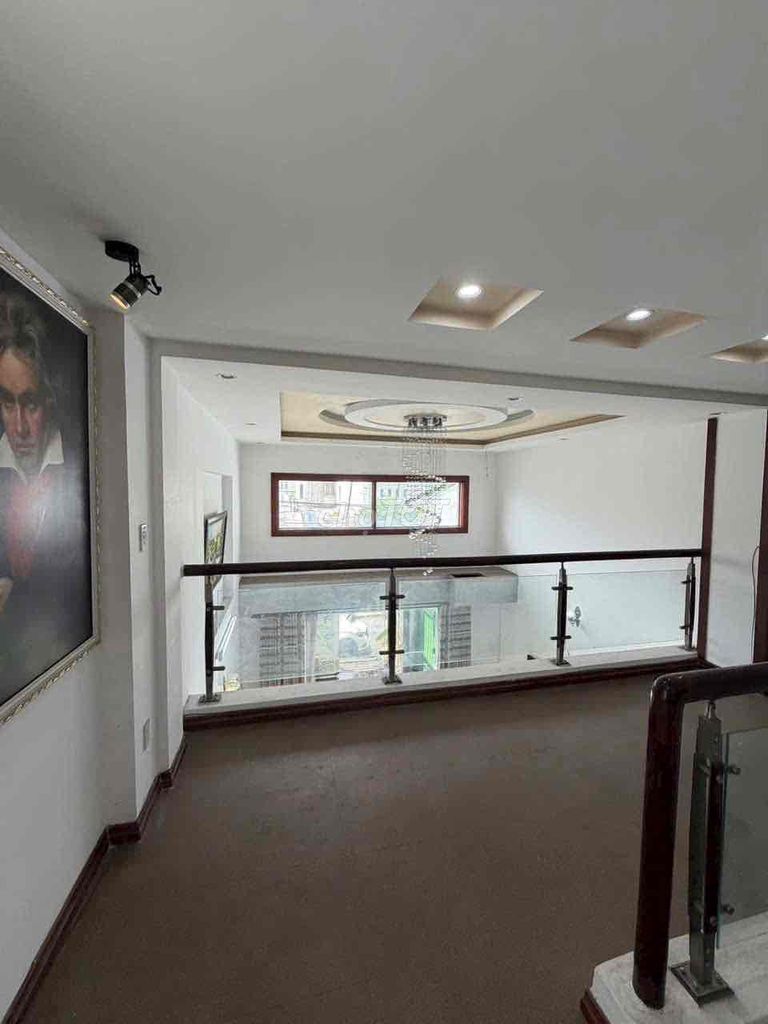 Rent an entire 25th alley building, Bùi Quang Là P. West of V's