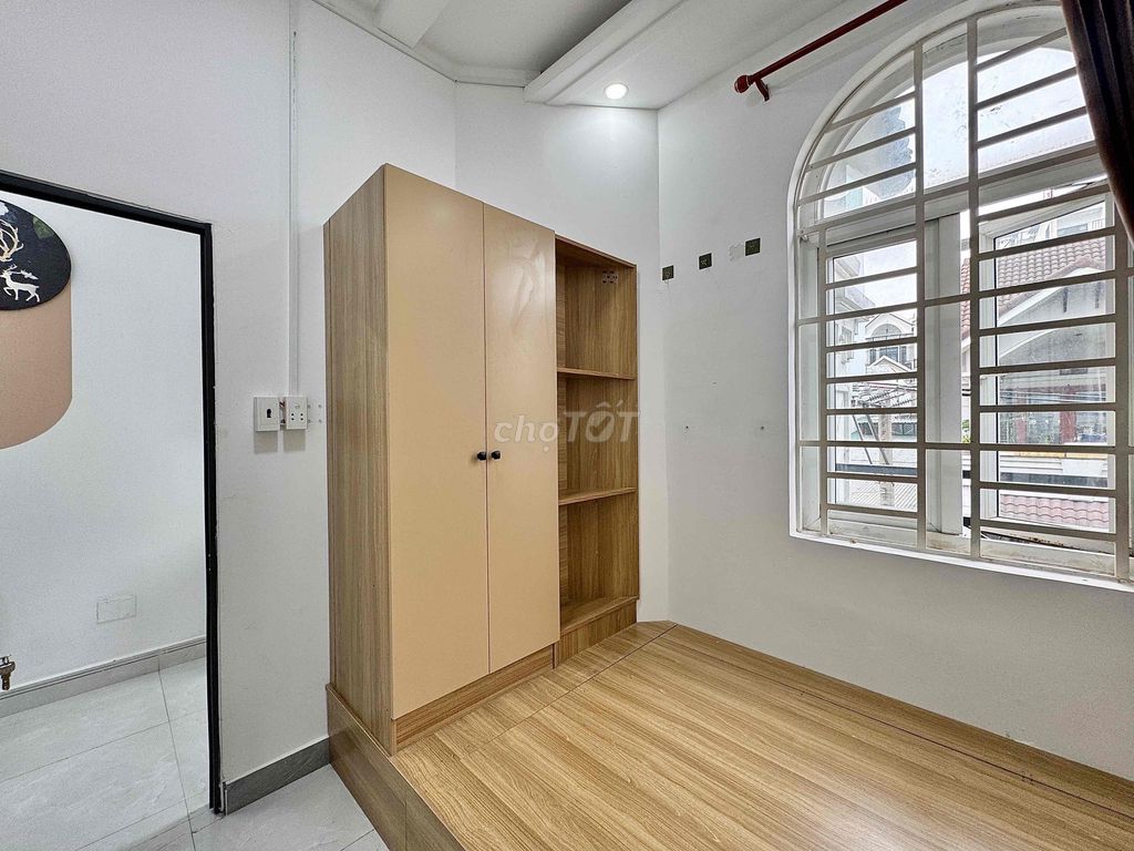 Rent two public windows on Phan Huy Ích Gò Vấp