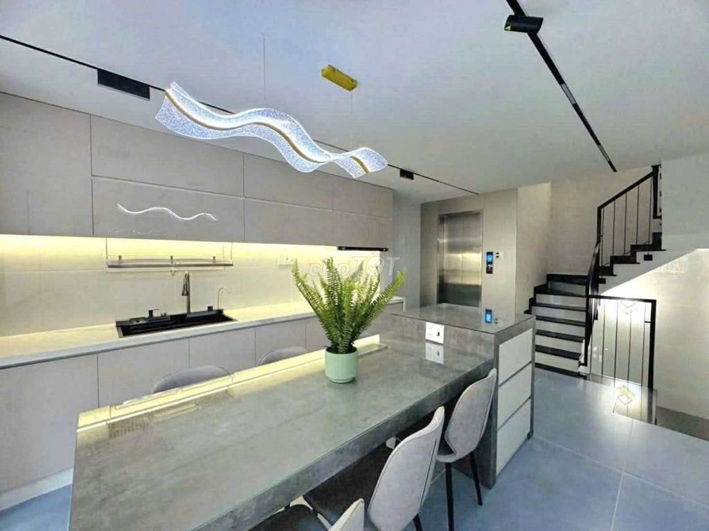 Lạc Long Quân rent, District 11, 25 million, full interior, elevator.