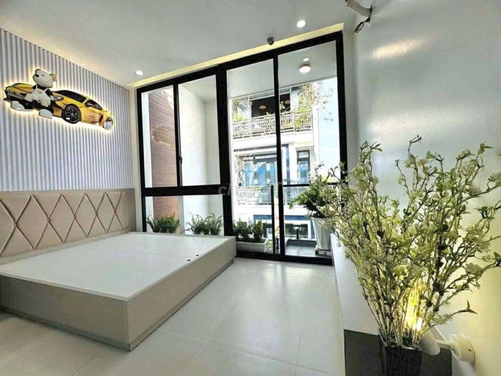 Lạc Long Quân rent, District 11, 25 million, full interior, elevator.