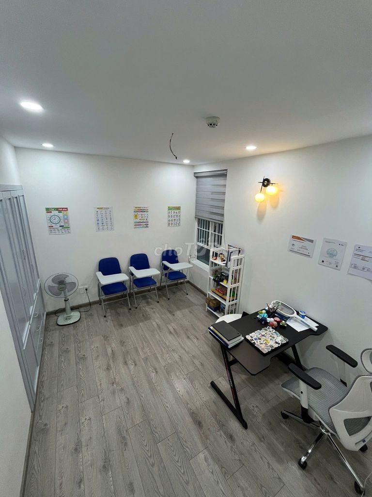 His residence is clear. View Thảo Điền 4 bedrooms. Three toilets, area of use.