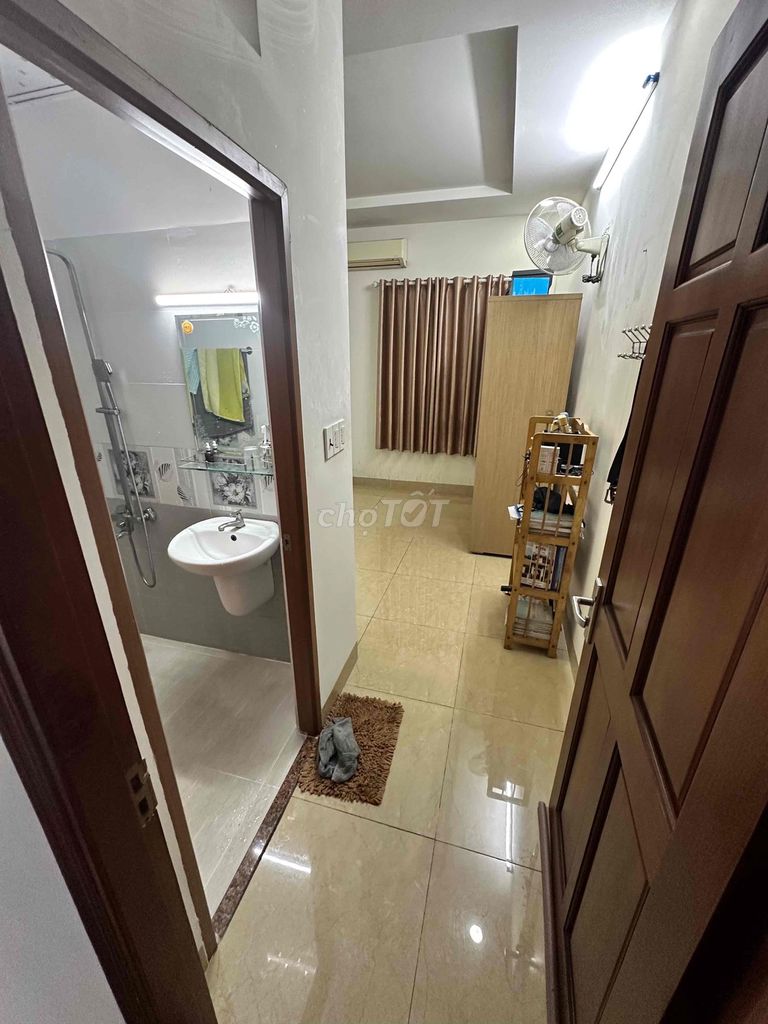 Rent two rooms, basic furniture.
