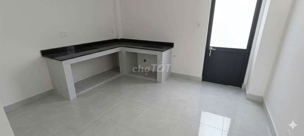 Rent a front house on Tân Thới Hiệp street.
