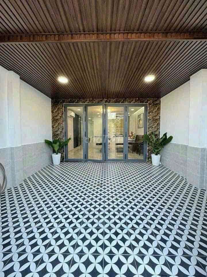 House 1 :1 .1 .2 floors .4 x 15 m . Nguyễn Văn Quỳ Carway