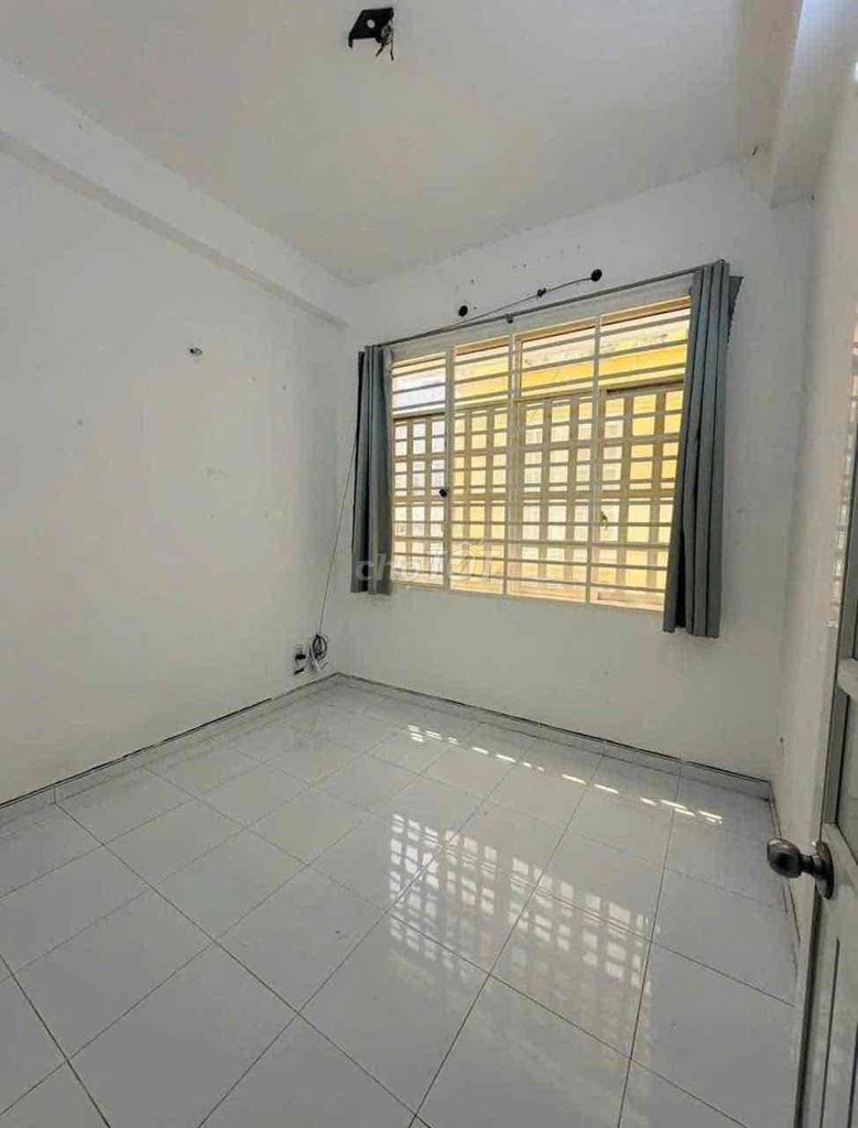 Three-story-three-story fancy new house with three bedrooms with Huỳnh Văn Bánh-711.