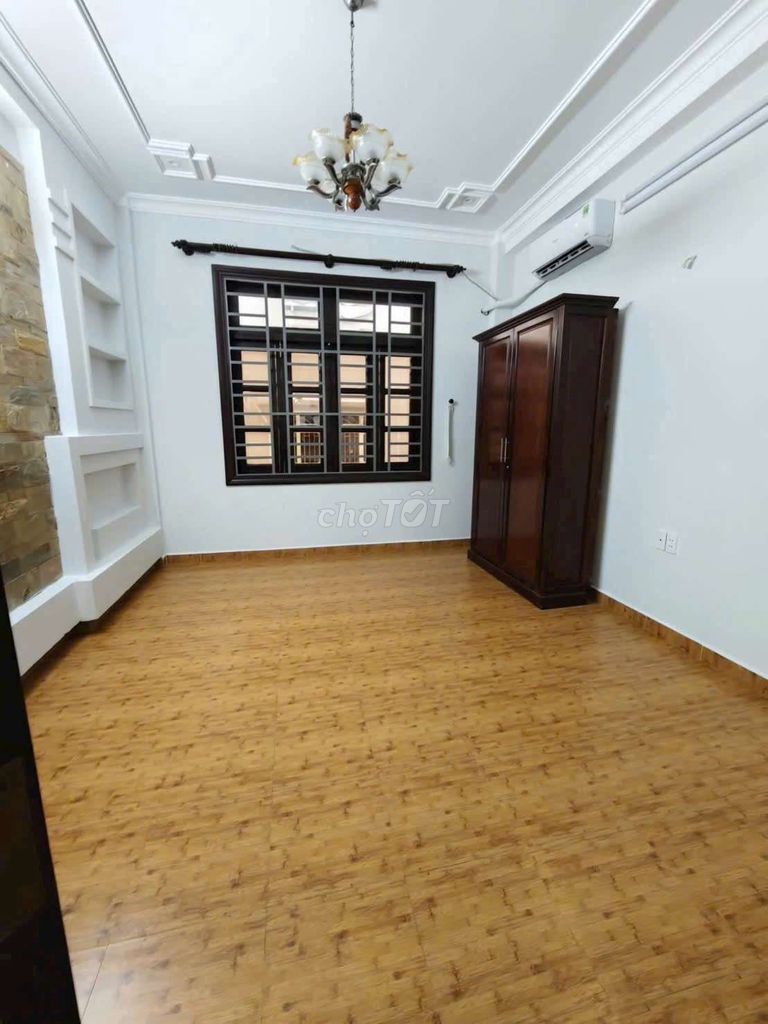 The 1st street số 72 - 4 x 17 - 2 floors - 5 bedroom 3 toilets - 18 million