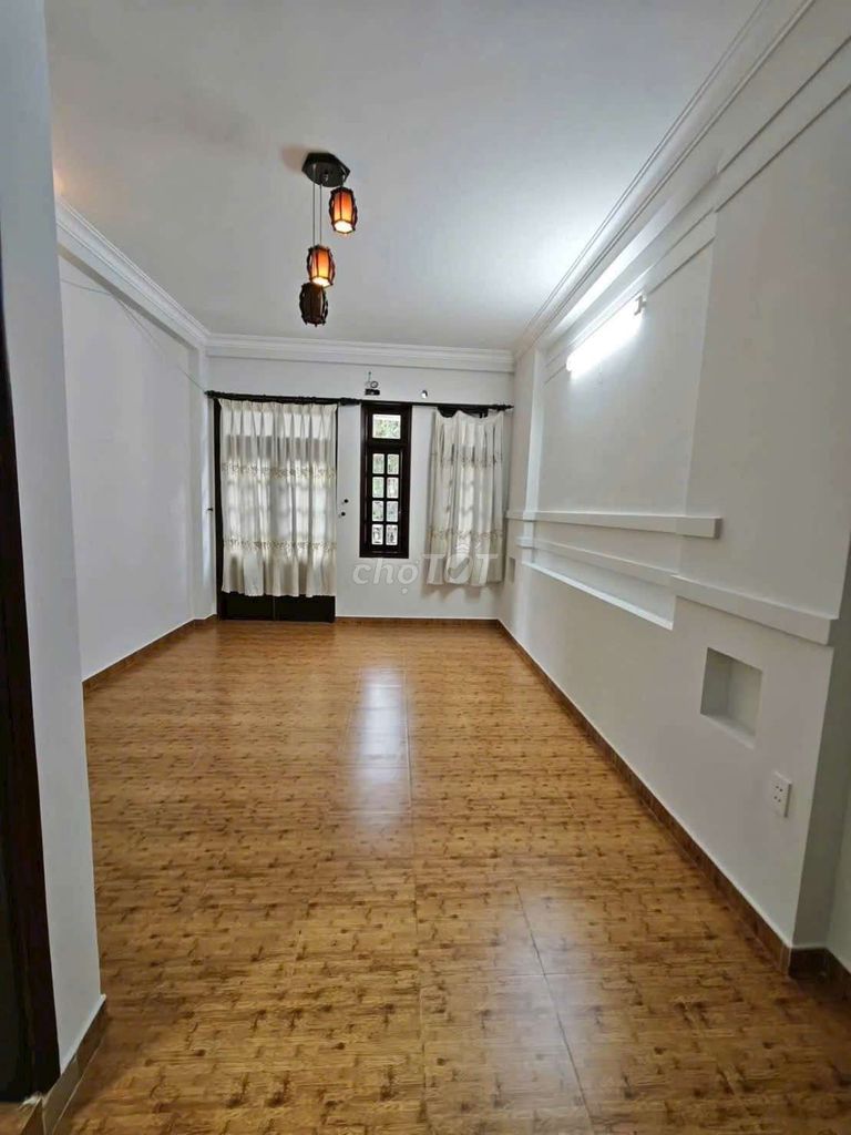 The 1st street số 72 - 4 x 17 - 2 floors - 5 bedroom 3 toilets - 18 million
