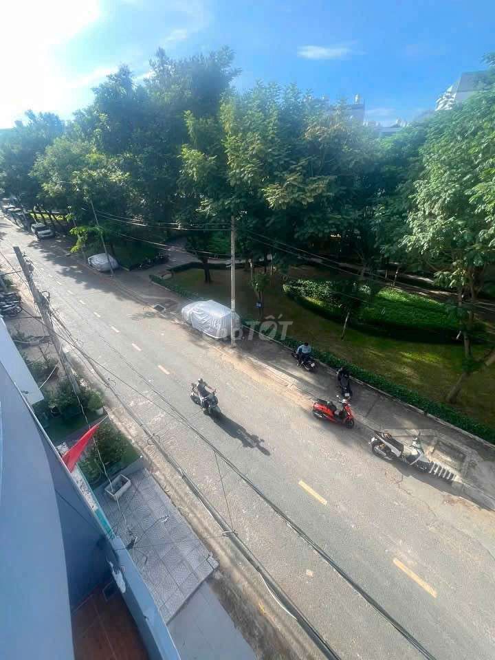 The 1st street số 72 - 4 x 17 - 2 floors - 5 bedroom 3 toilets - 18 million