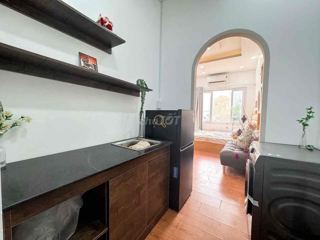 apartment full high-level furniture - Bình Thạnh balcony/ window window