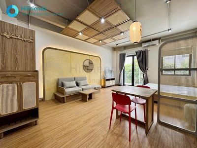 [Cell 2] - Right on the line / Right on the table - The balcony studio's empty again