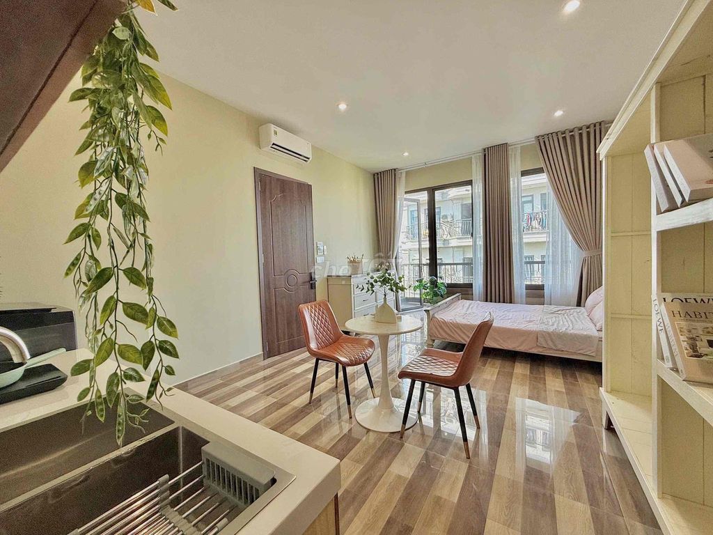 Renting apartment balcony for a turn-off at N4 Greens.