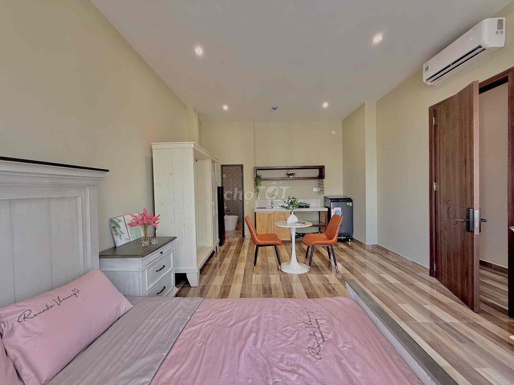 Renting apartment balcony for a turn-off at N4 Greens.