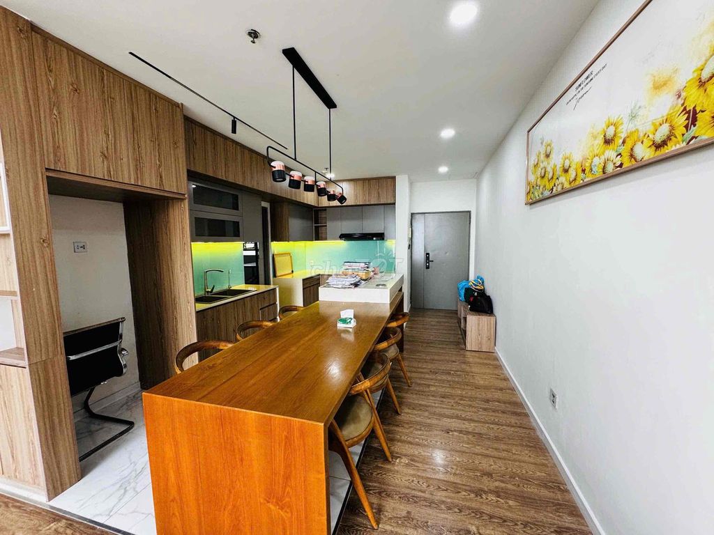 Hot stuff! 2 bedrooms 100 M2 lcasa rents 13 million a month.
