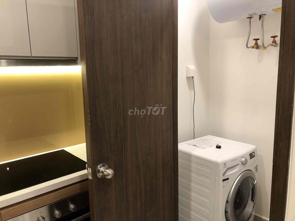 Two-room high-end apartment. Two beautiful sights of Saigon Royal.