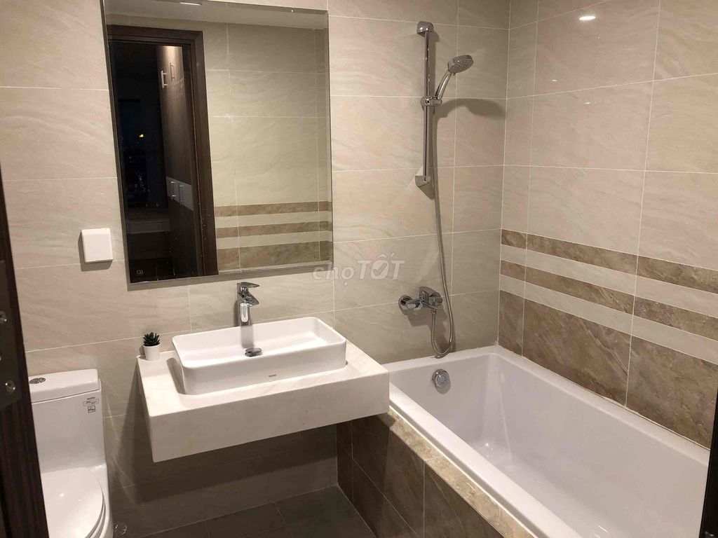 Two-room high-end apartment. Two beautiful sights of Saigon Royal.
