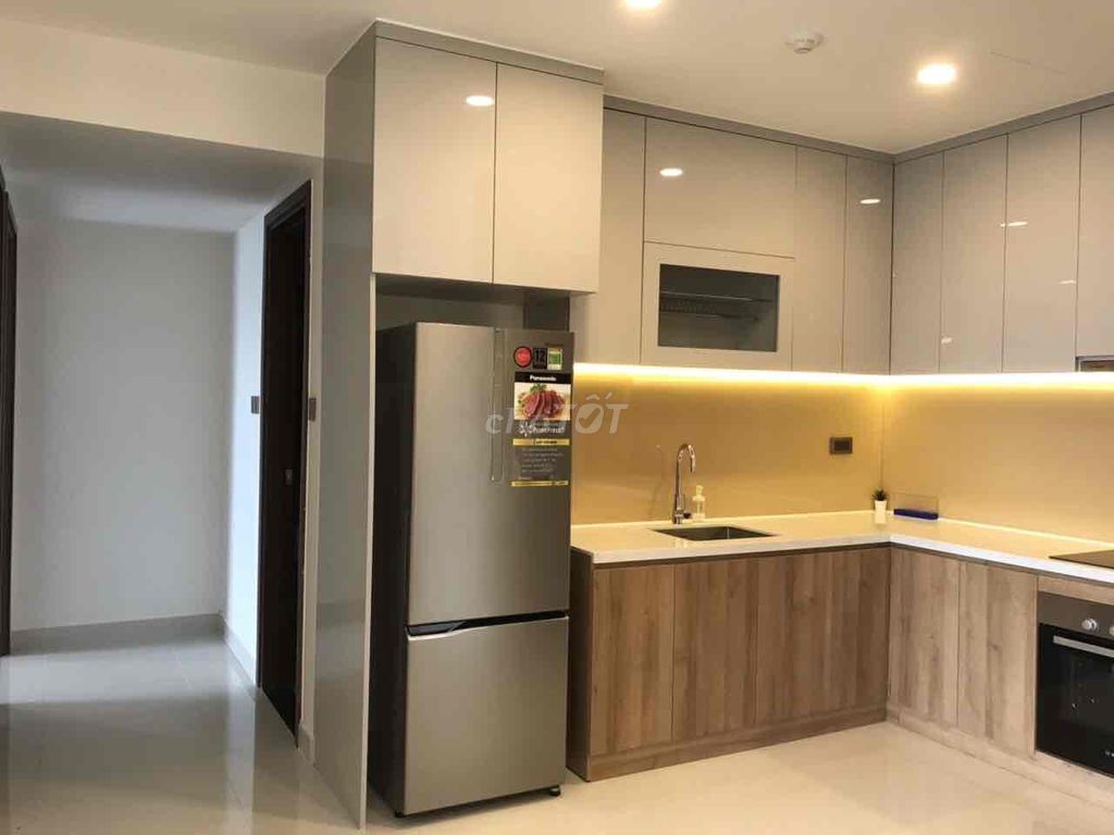 Two-room high-end apartment. Two beautiful sights of Saigon Royal.