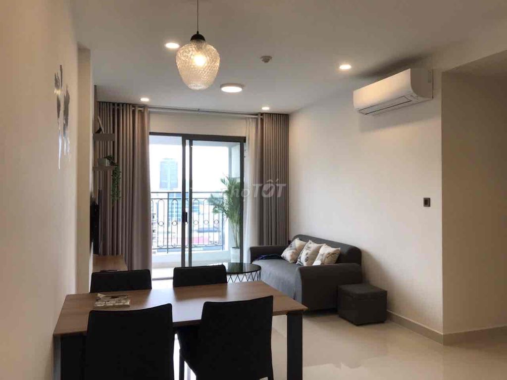 Two-room high-end apartment. Two beautiful sights of Saigon Royal.