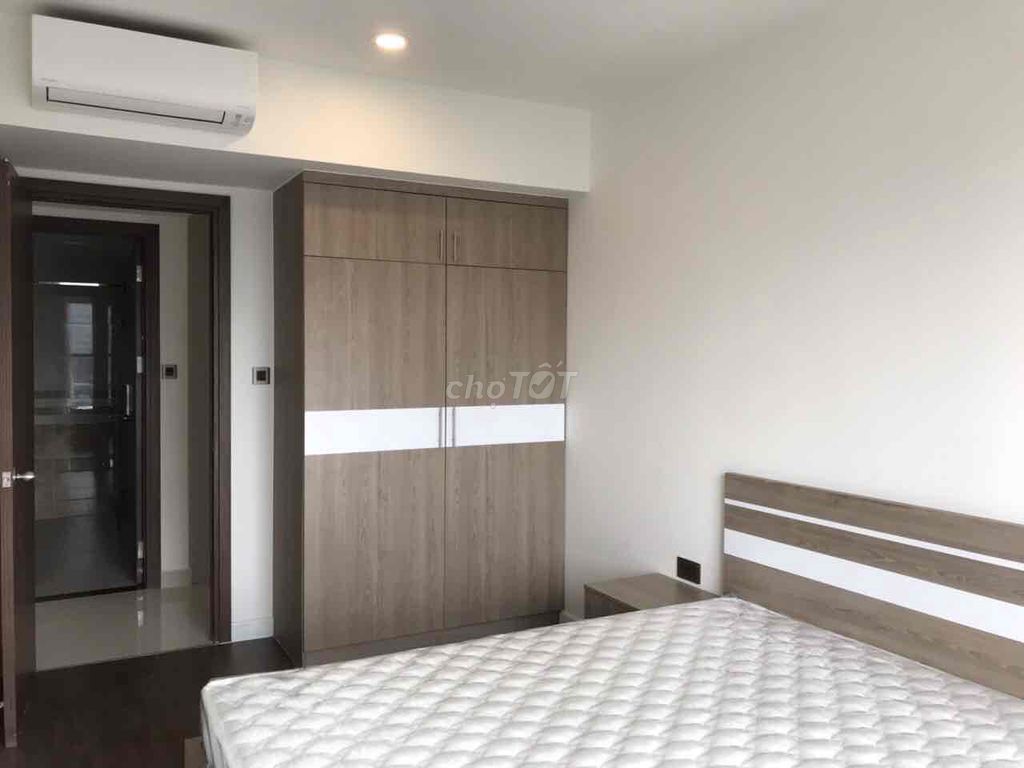 Two-room high-end apartment. Two beautiful sights of Saigon Royal.