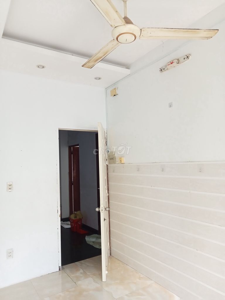Room 1014/68 Cách Mạng Tháng 8