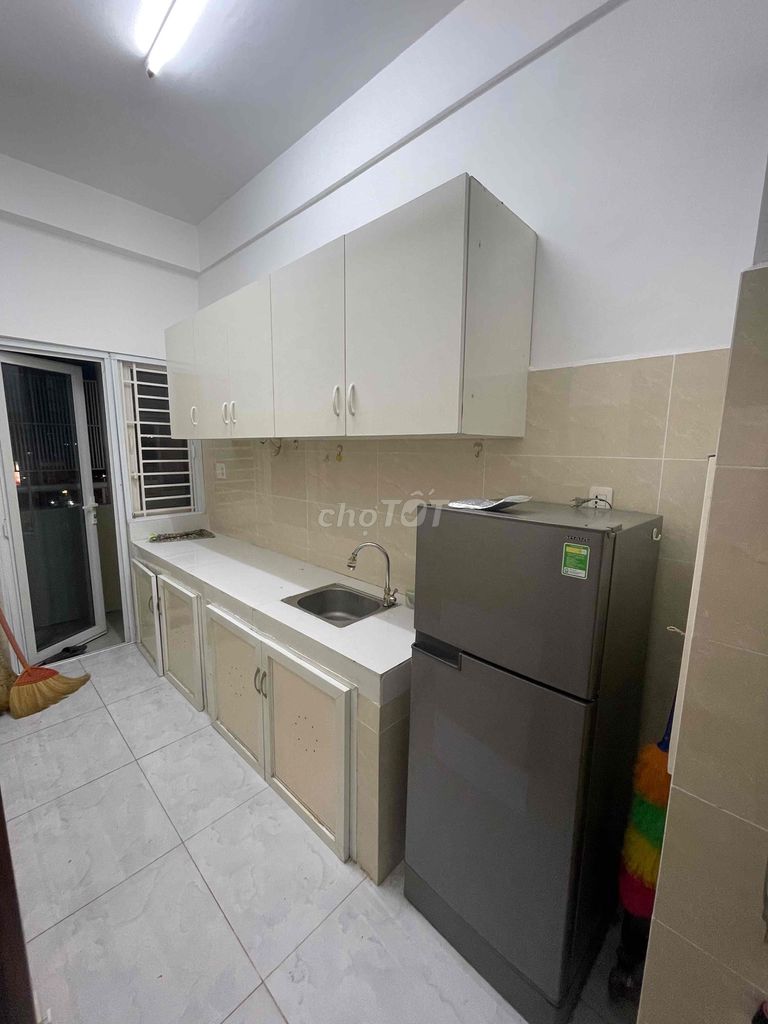 Rent Chung cư Phú Thọ District 11, corner 66 meters 2 bedrooms full of furniture.