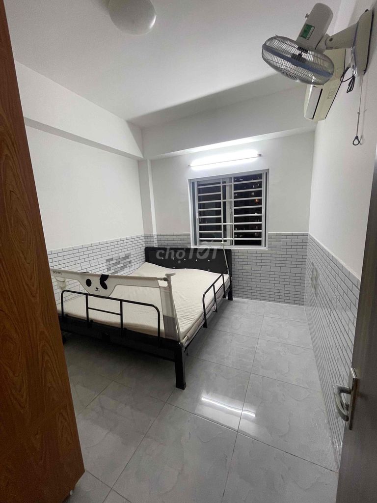 Rent Chung cư Phú Thọ District 11, corner 66 meters 2 bedrooms full of furniture.