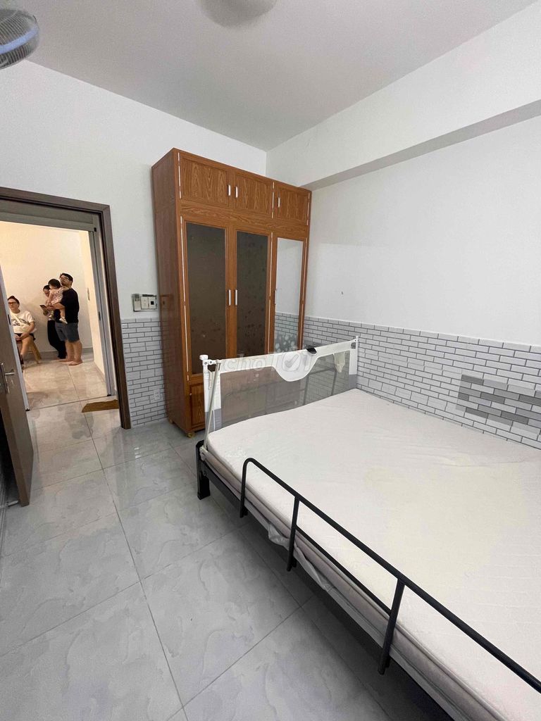 Rent Chung cư Phú Thọ District 11, corner 66 meters 2 bedrooms full of furniture.