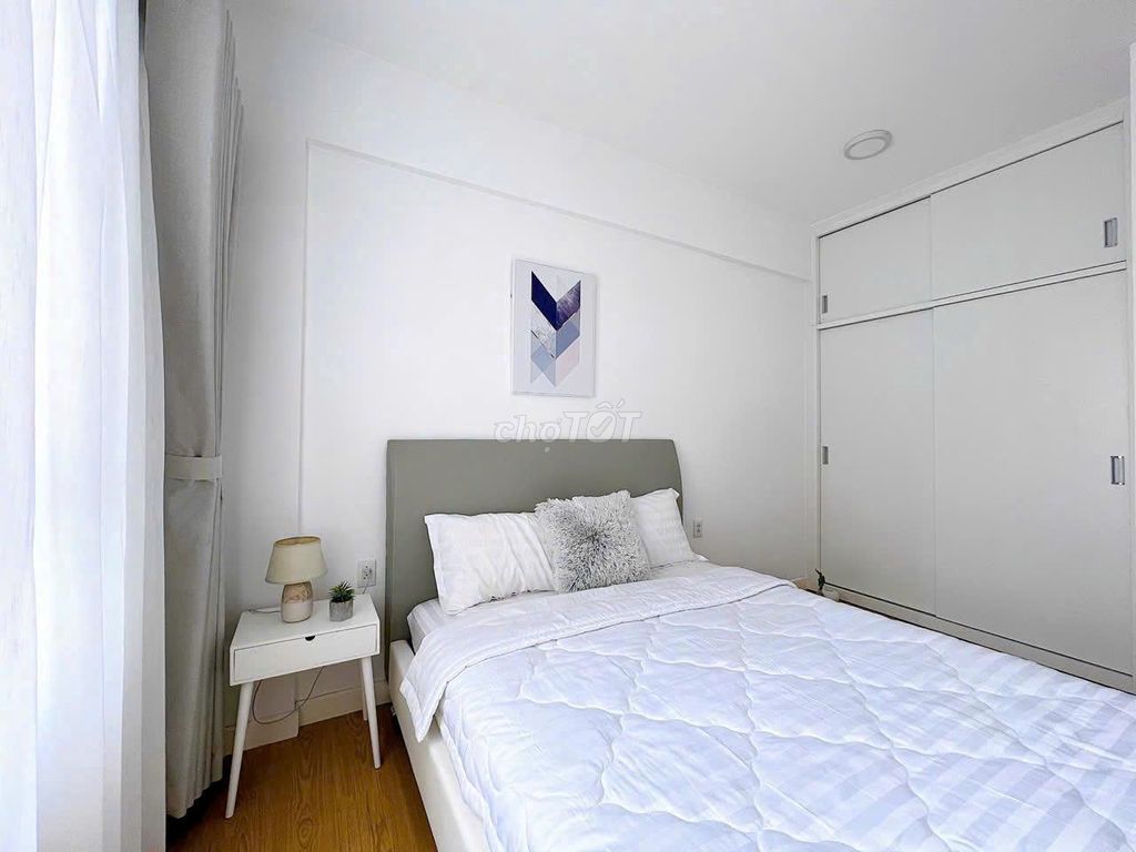 A Masteri Thảo Điền bedroom for rent.