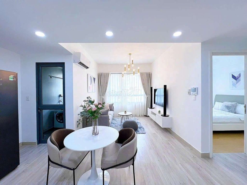 A 48-foot bedroom for 19 million rent.