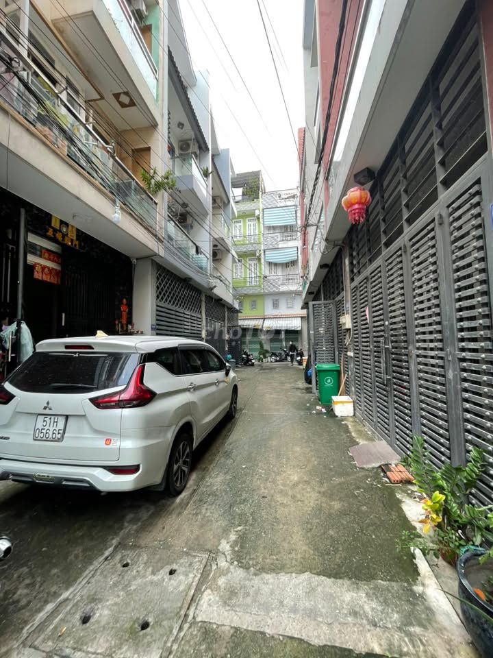 Car alley, 700 Tỉnh lộ 10 alley, area 4.5 x 12 meters, 3.5 panels.