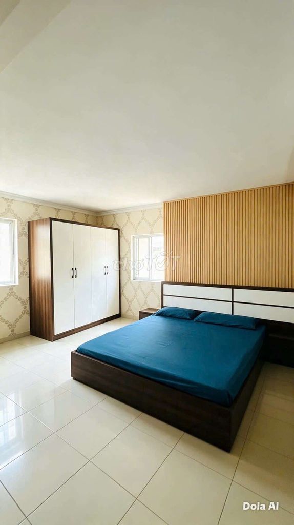 Nice house. Three bedrooms. Three toilets.