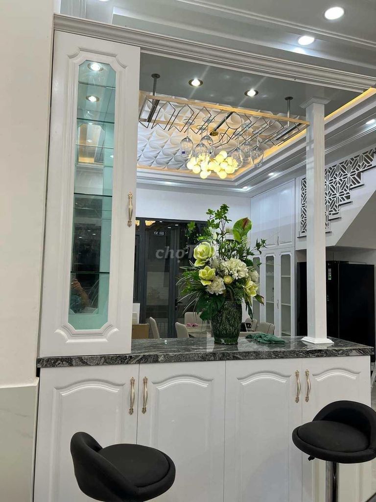 Rent Đặng Thùy Trâm, 207 meters, 5 bedrooms, 55 million a month.