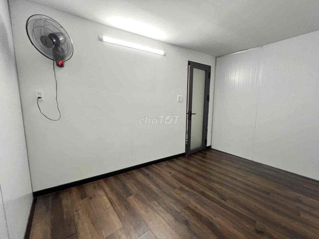 Let's rent the entire 4 stories on Qq Street. Six yards on the sidewalk.