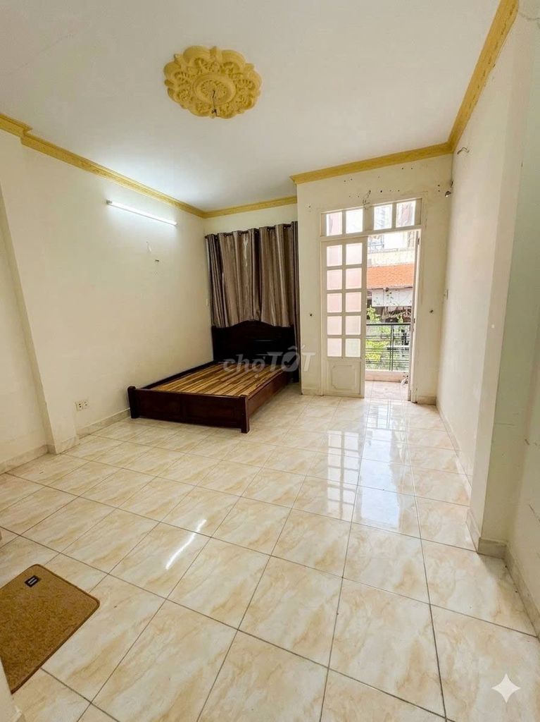 4 meters Gò Dầu, 3 panels, 4 x 9 meters, 2 Great Bedrooms, 3 toilets, 1 High Court.