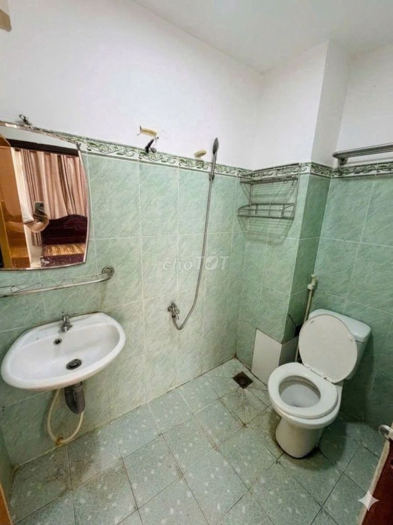 4 meters Gò Dầu, 3 panels, 4 x 9 meters, 2 Great Bedrooms, 3 toilets, 1 High Court.