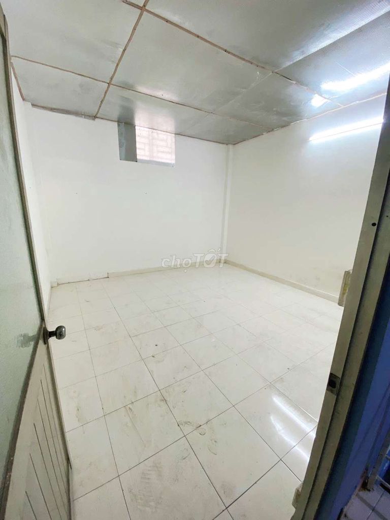 Âu Cơ. Tân Phú (2 bedroom, 2 toilets). area using 200 m2