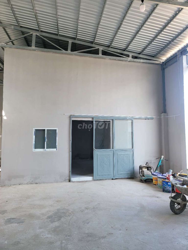 To rent the warehouse for 8 tons.