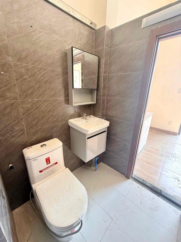 The new house is now in completion at Hàng Tre in the district of 9 near the home of District 9.