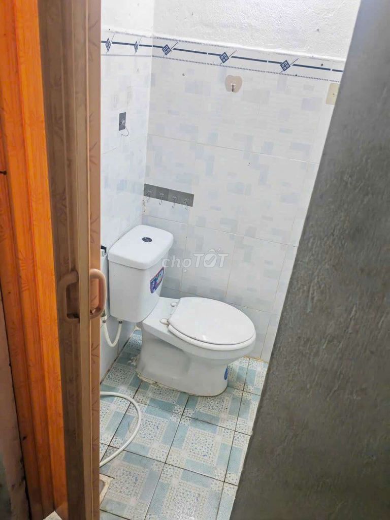 Private residence, 15 meters 2 high-held guard, near Dream barely.