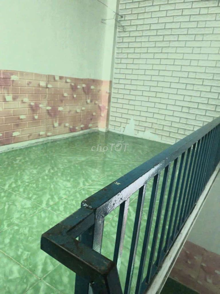 Private residence, 15 meters 2 high-held guard, near Dream barely.