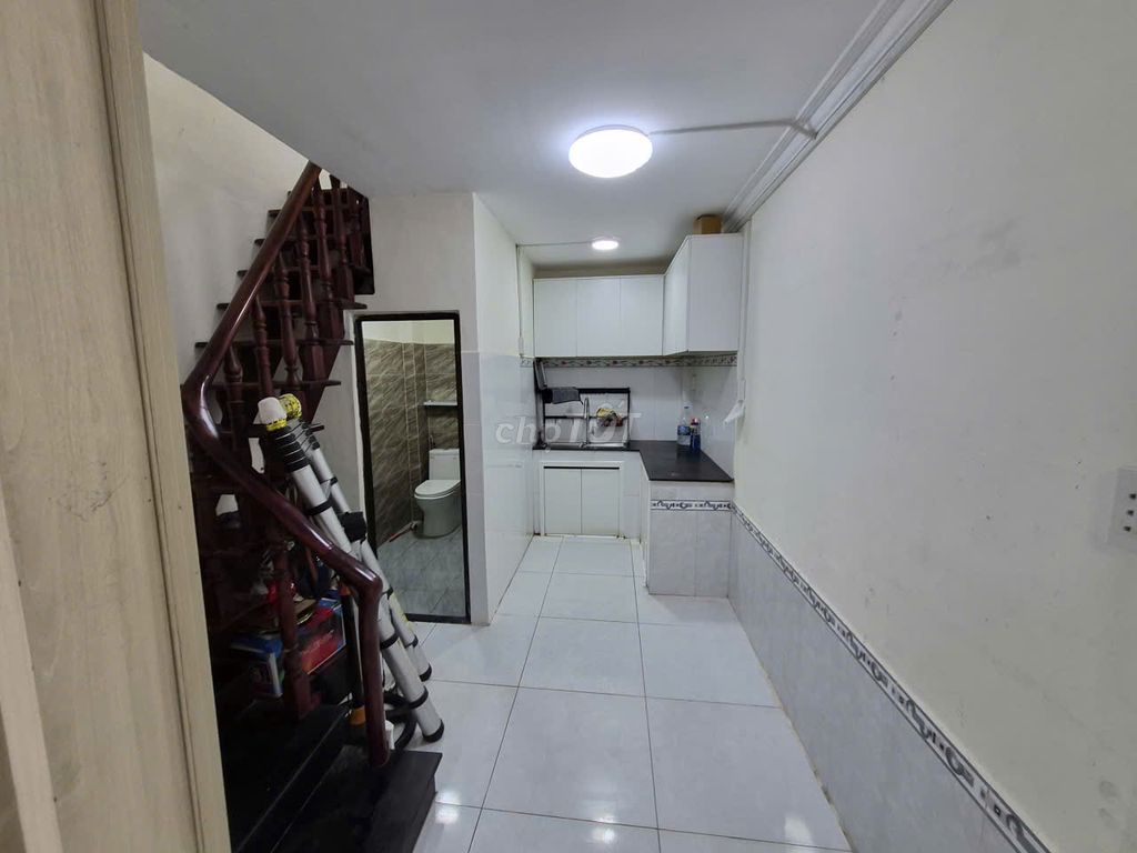 Rent a one-way building down the 26th alley, Bình Hưng Hòa.