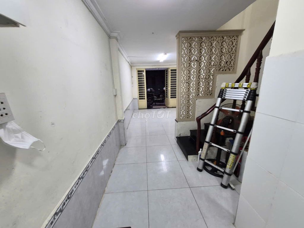 Rent a one-way building down the 26th alley, Bình Hưng Hòa.